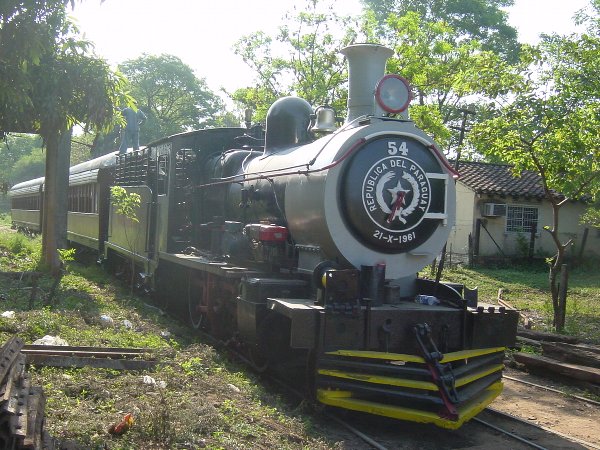 パラグアイの鉄道・蒸気機関車-０１（２００４年）