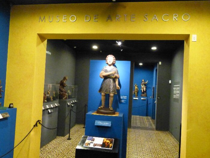 宗教美術博物館　 Museo de Arte Sacro de la Fundación Nicolás Darío Latourrette Bo